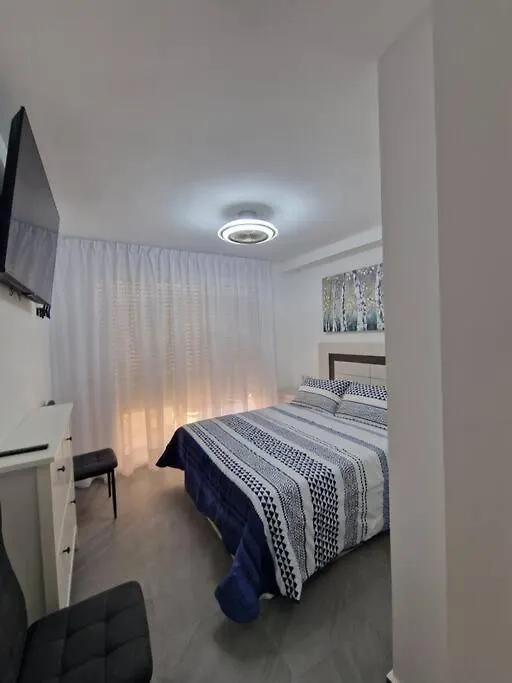 Apartamento Primera Linea Playa 2 Benalmadena Puerto Marina Edificio Diana 1